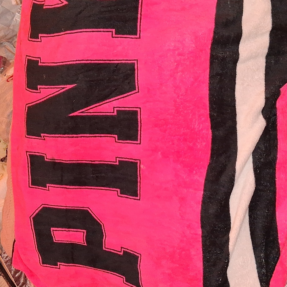 PINK/VS STADIUM FLEECE BLANKET 50X60 RARE/HTF